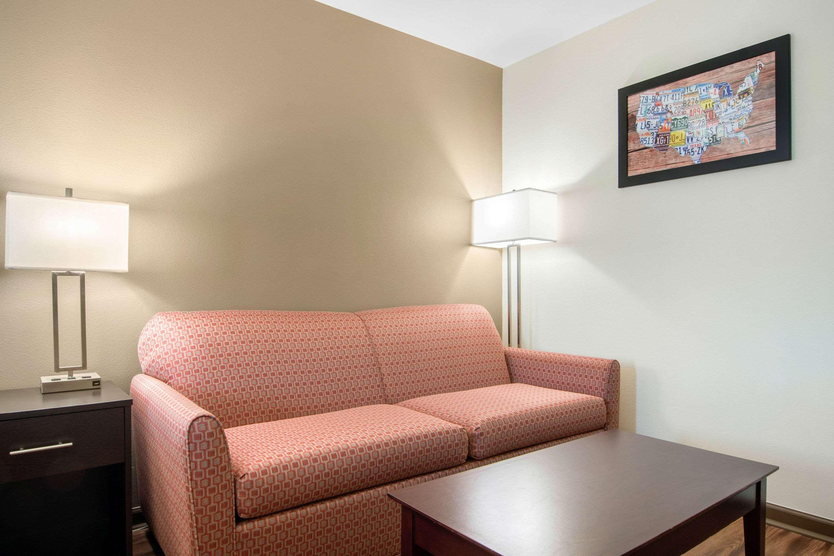 Econo Lodge Inn & Suites Спрингфилд Экстерьер фото