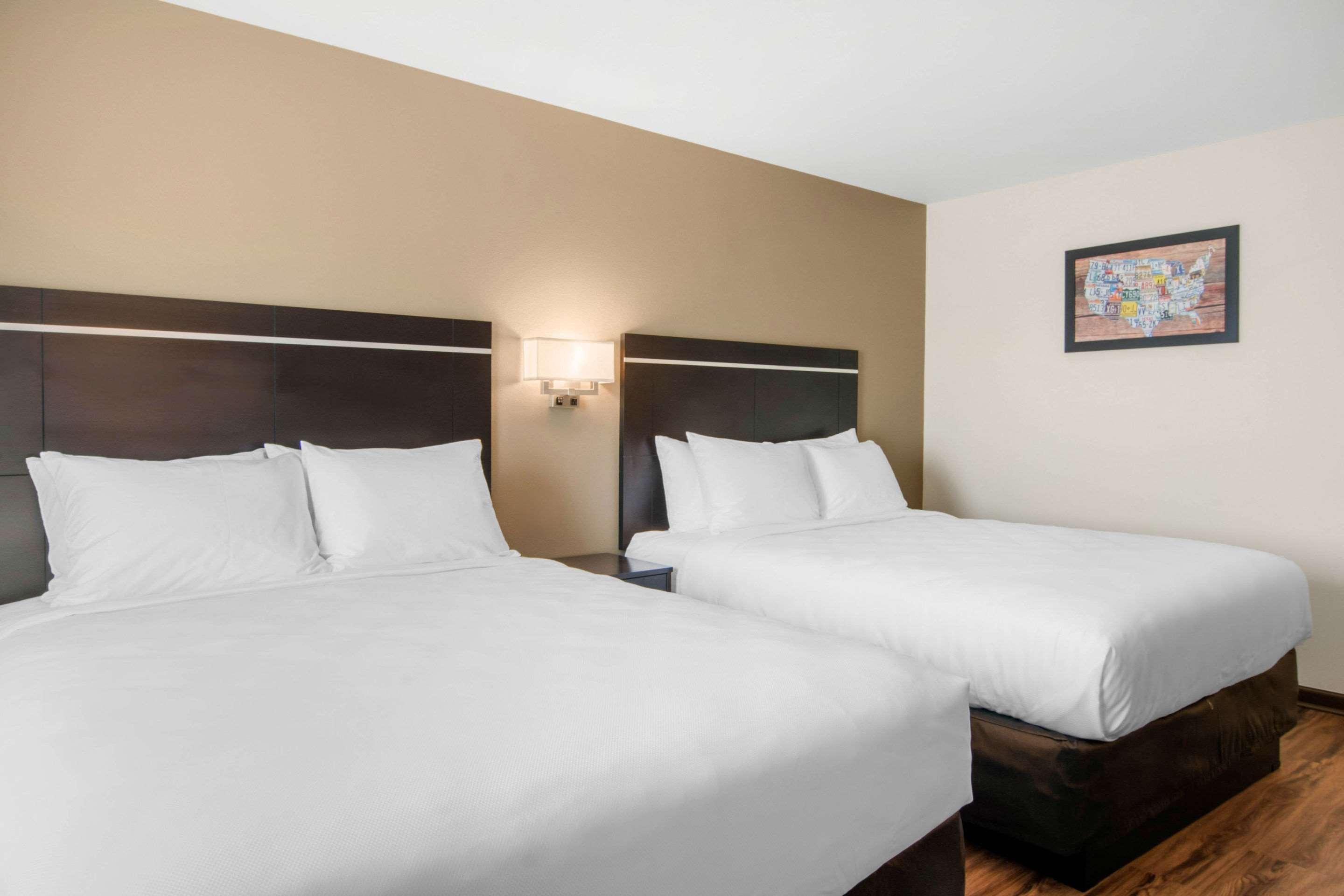 Econo Lodge Inn & Suites Спрингфилд Экстерьер фото