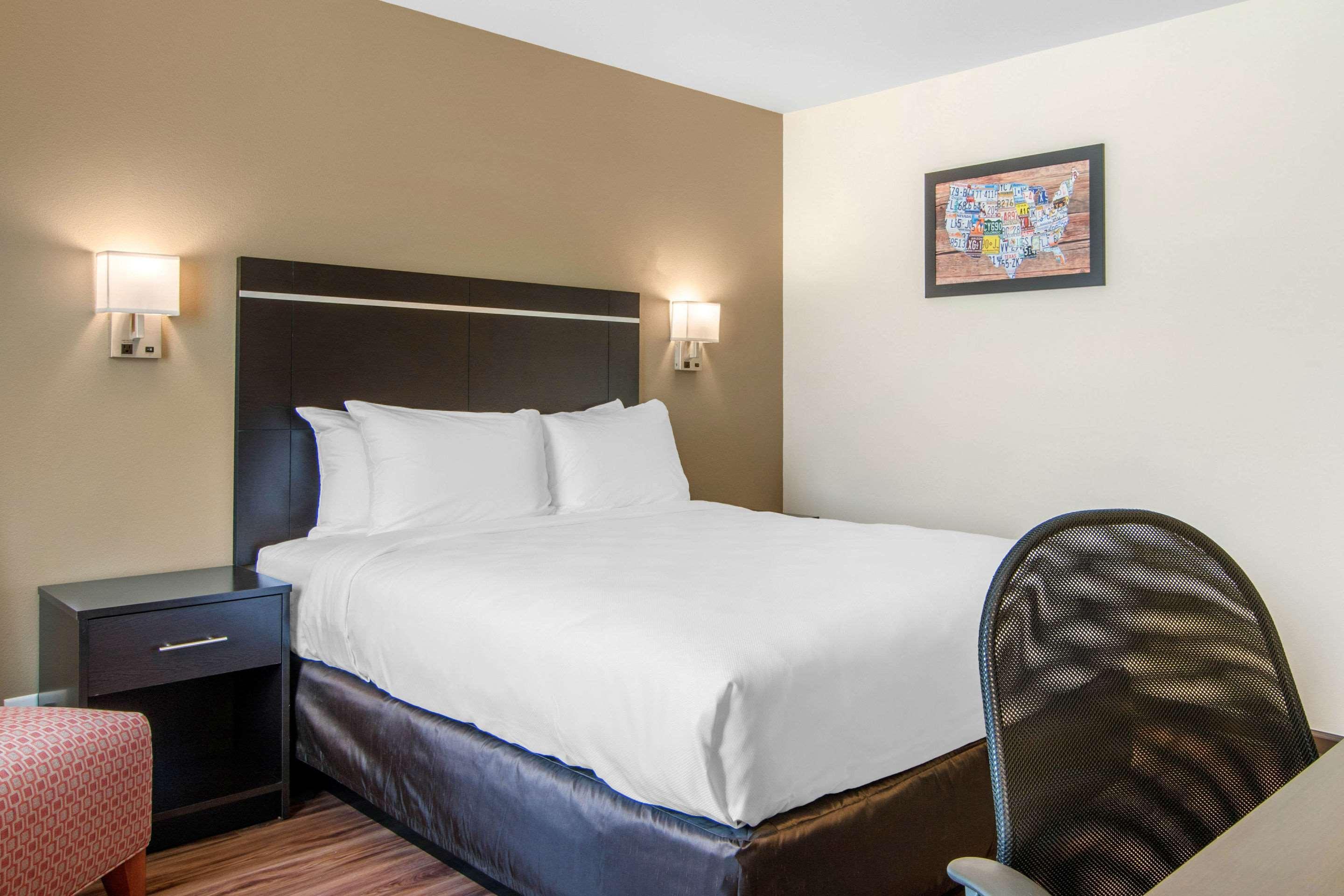 Econo Lodge Inn & Suites Спрингфилд Экстерьер фото