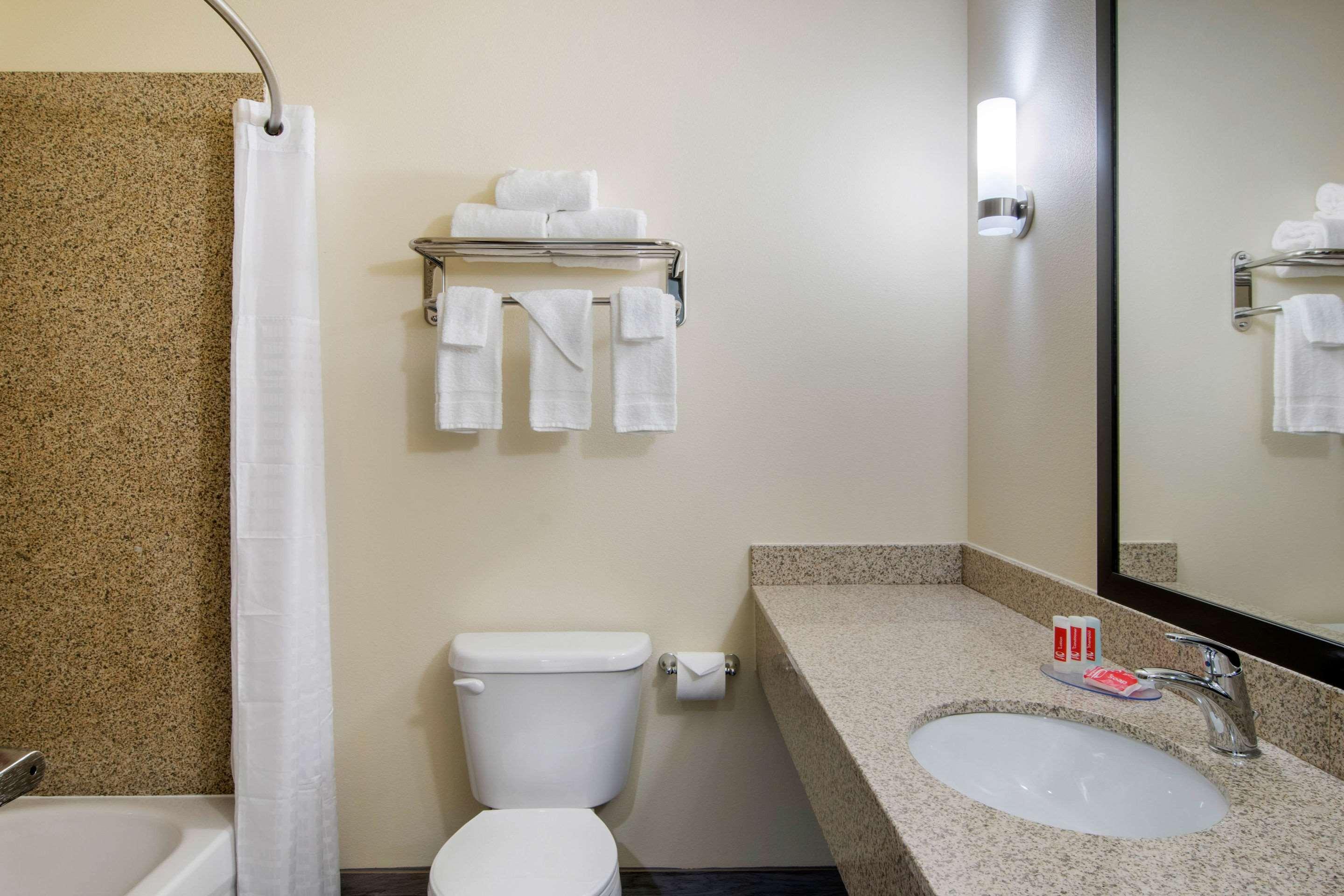 Econo Lodge Inn & Suites Спрингфилд Экстерьер фото